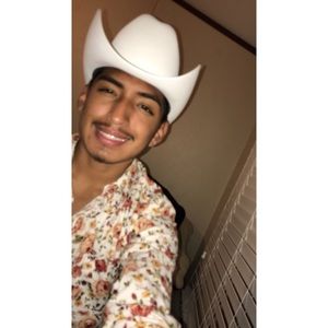 Meet your Posher, Luis